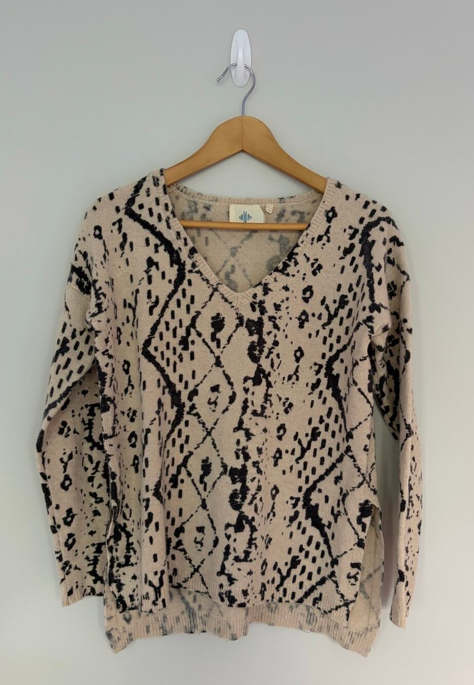 ANTHROPOLOGIE HWR MONOGRAM sz M cashmere blend snake print sweater